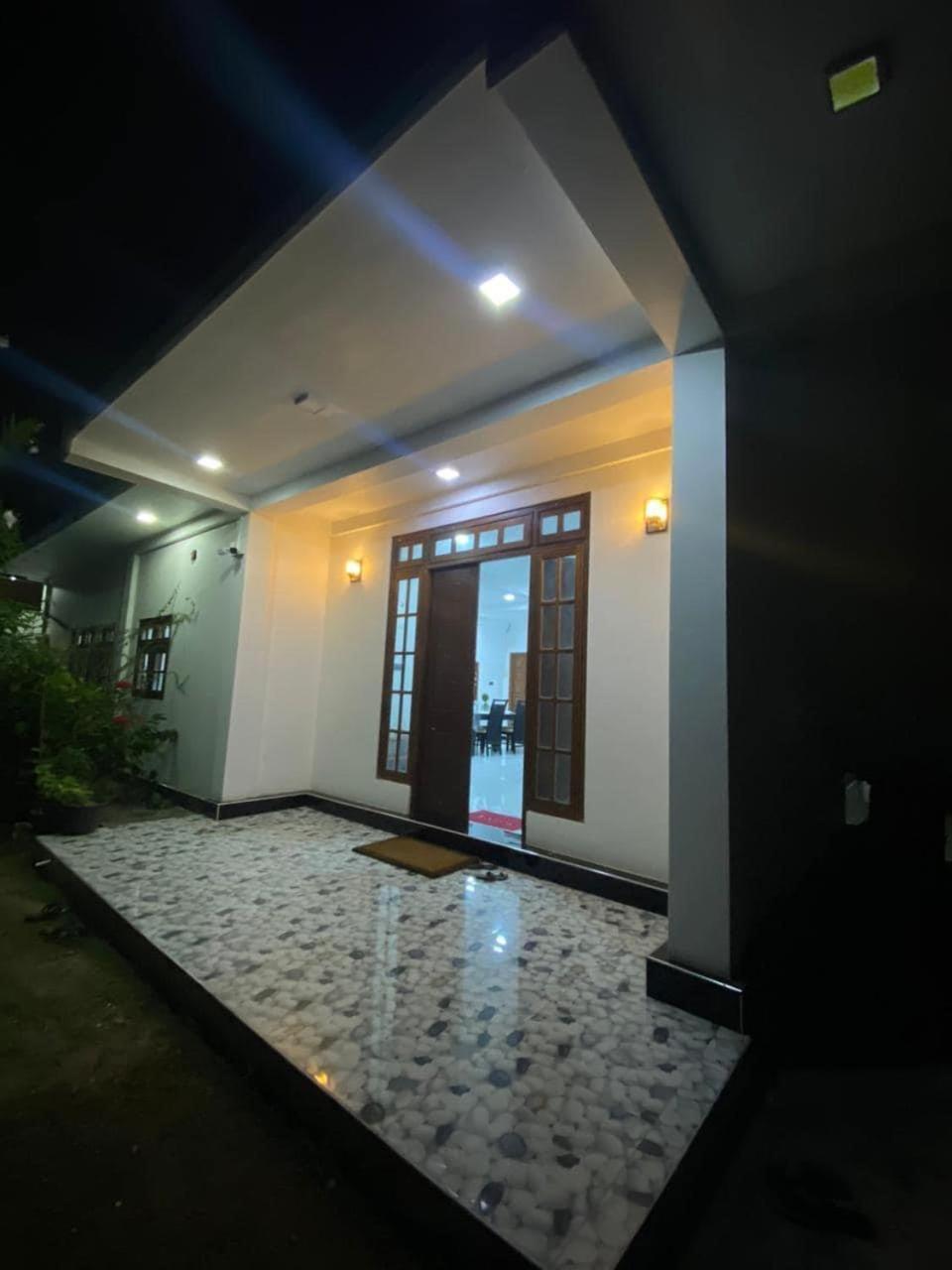 Lalitha Holiday Inn Jaffna Exterior foto